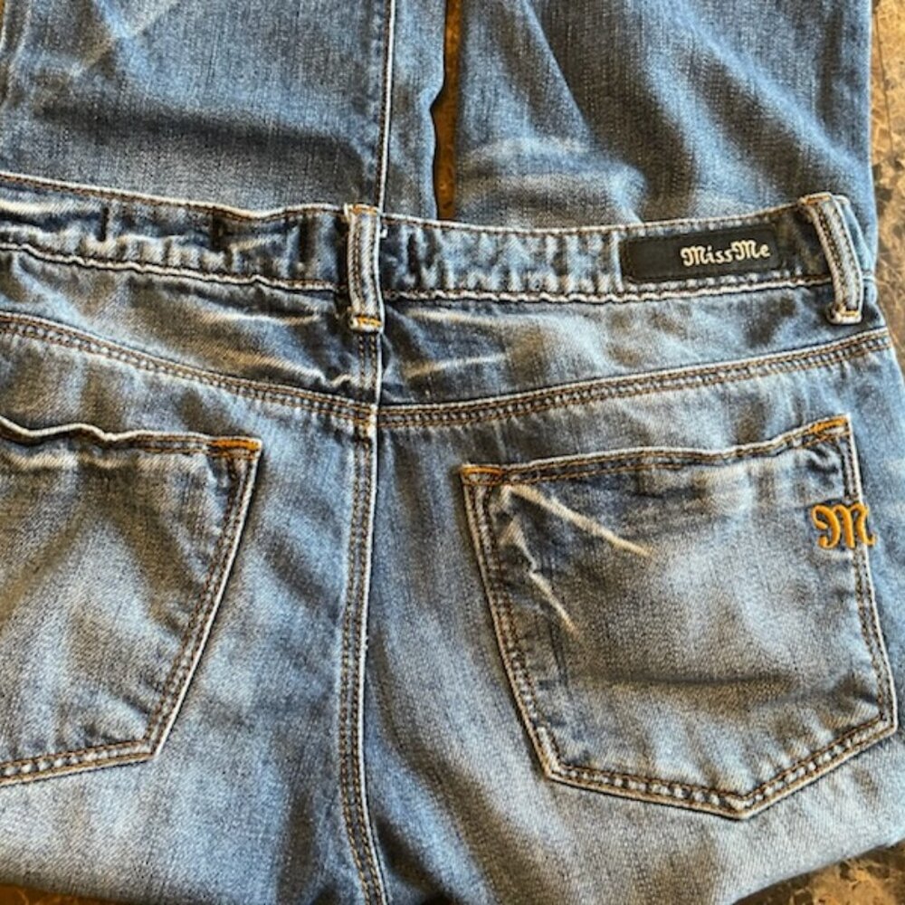 MISS ME‎ Women’s Y2K Medium Wash Casual Distressed Crop Jeans Size 26 Boyfriend - Picture 8 of 11